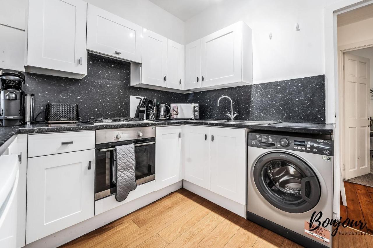 Cosy Grassmarket 2Br-1Ba - Newly Decorated! By Bonjour Residences Edinburgh Exterior photo